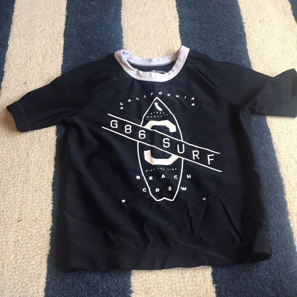 Gap swim shirt